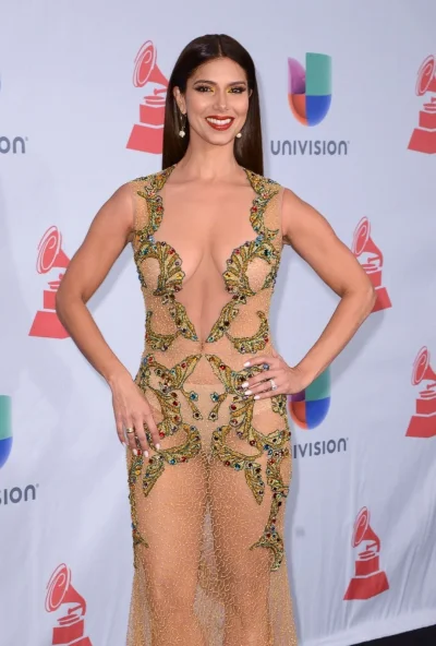 Звезды в голых платьях