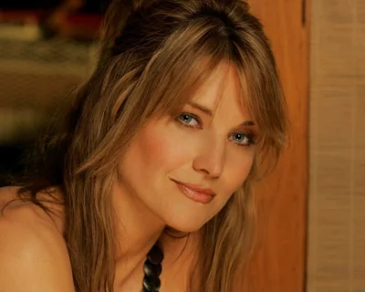 Люси лоуренс