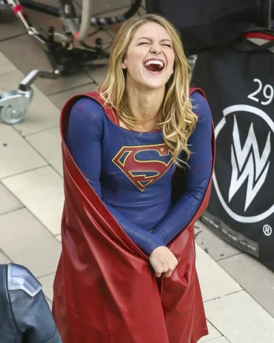 Мелисса бенойст супергёрл