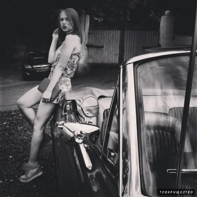 Девушка с автомобилем