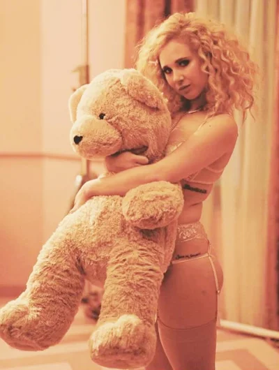 Голая Джуно Темпл