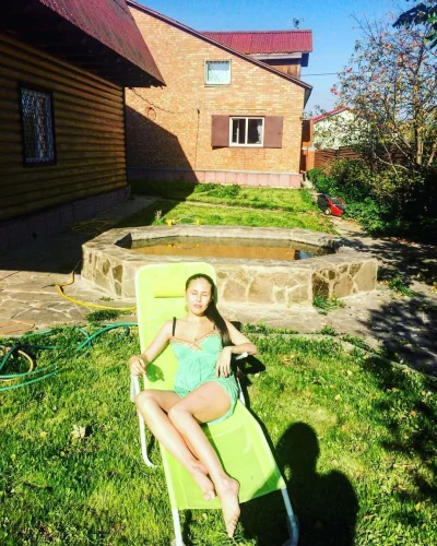 Загораем на даче