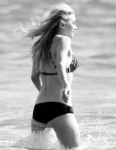 Эшли олсен в купальнике