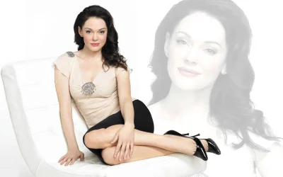 Роуз макгоуэн молодая