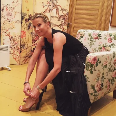 Юлия высоцкая ножки