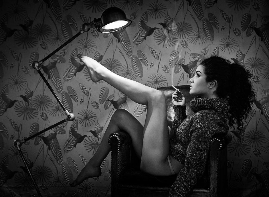 Женщина с сигаретой