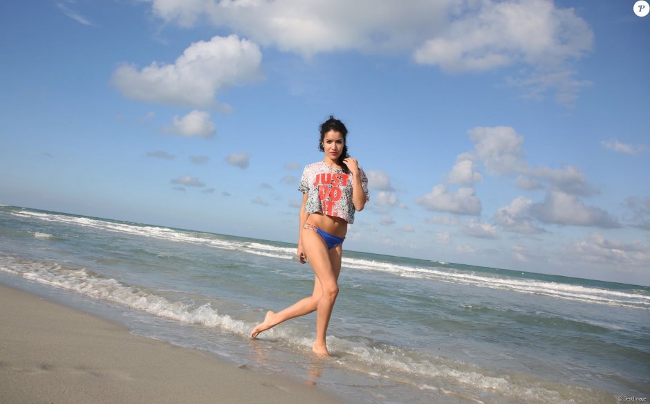 Пляж девушки