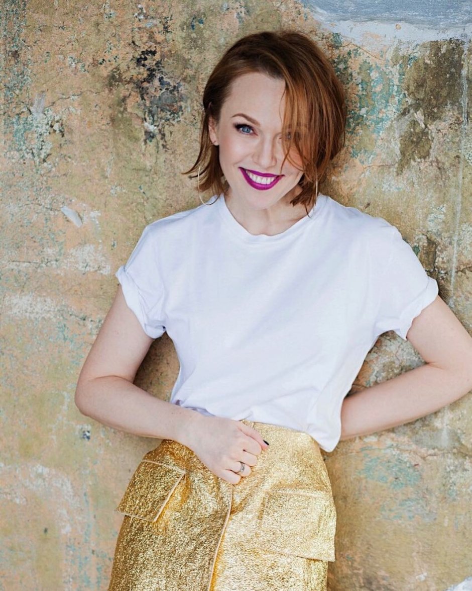 Альбина джанабаева биография