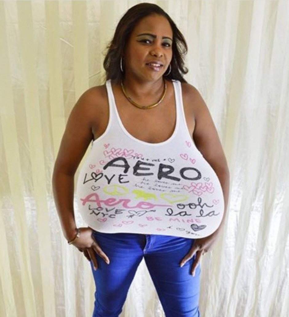 Грудь огромная