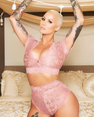 Голая Эмбер Роуз