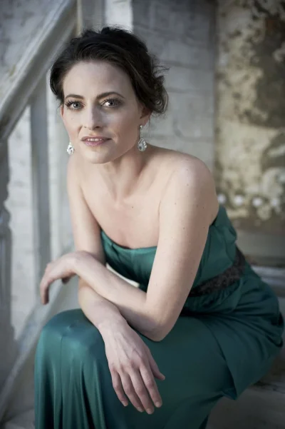 Лара пулвер