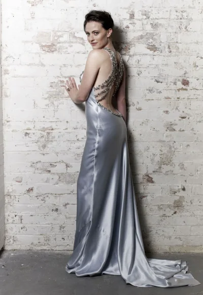 Атласное платье