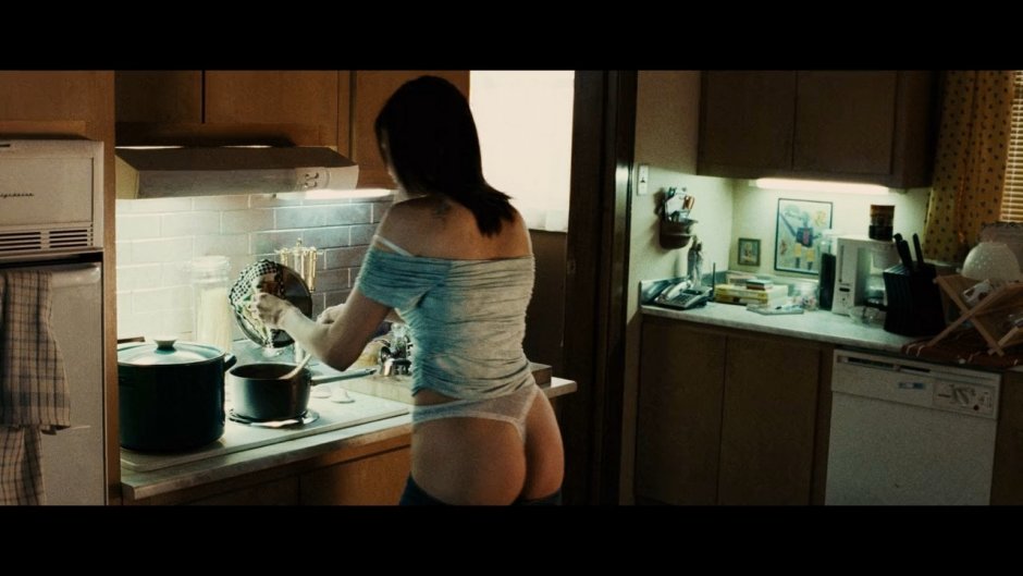 Вера фармига попка