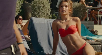 Алис исааз в купальнике