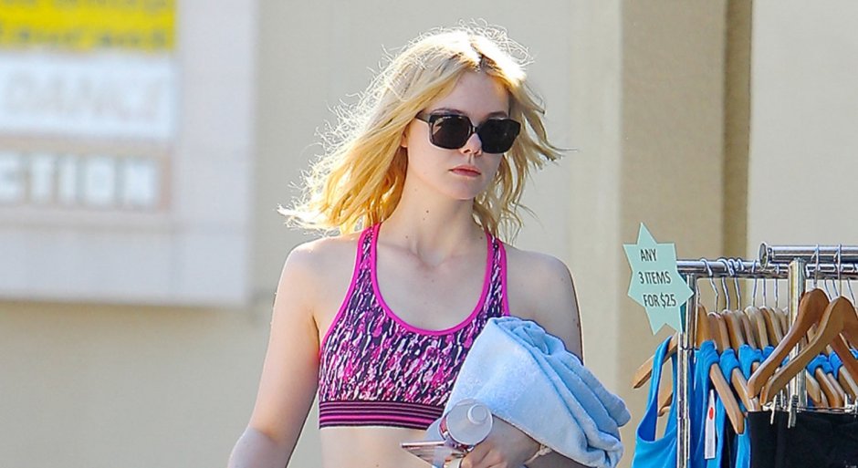 Эль фаннинг в леггинсах