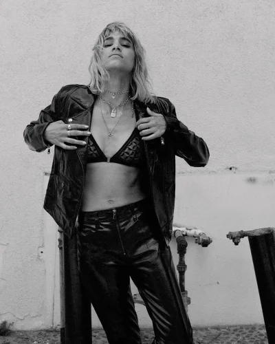 Фотосессия в кожаной куртке