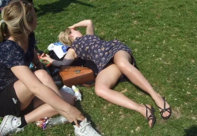 Девушки подглядывание