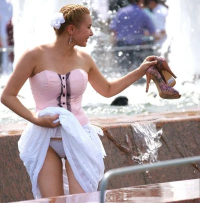 У невесты под платьем