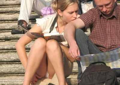 Засвет под юбкой