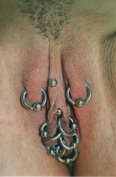 Женский интимный пирсинг