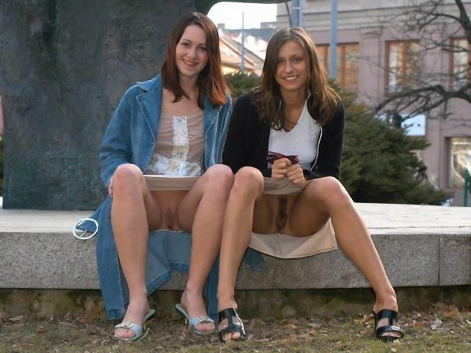 Засветила писю