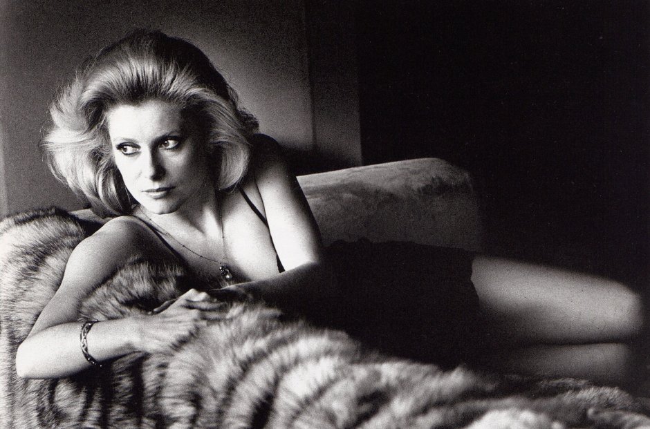 Catherine deneuve helmut newton