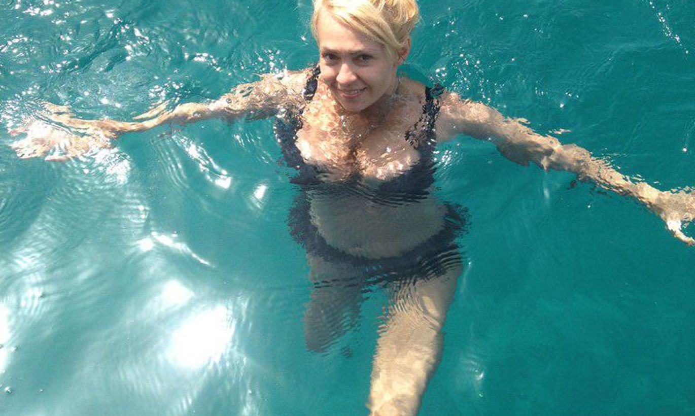 Яна Рудковская в купальнике