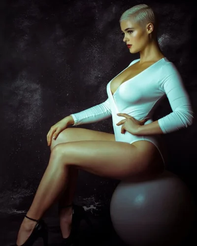 Стефания феррарио модель