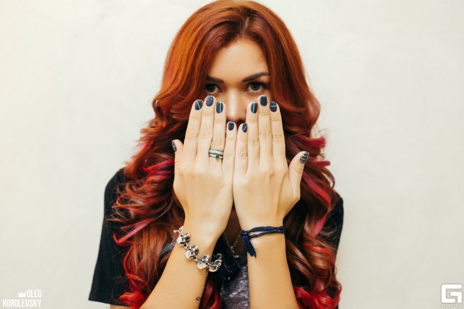 Битва экстрасенсов рыжая девушка