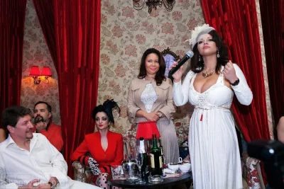 Мия зарринг и анфиса чехова