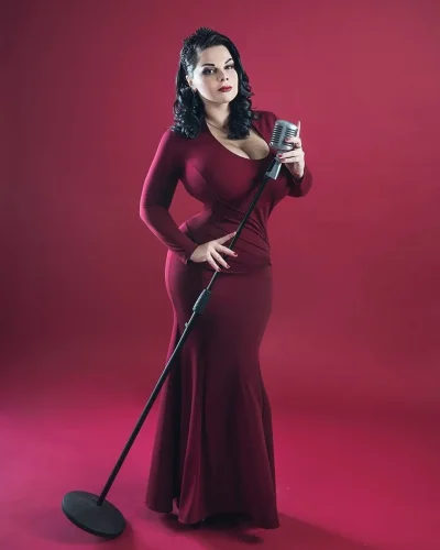 Мария мия зарринг большая грудь