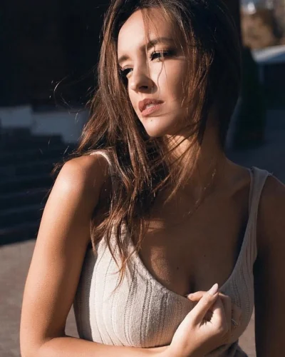 Красива девушка