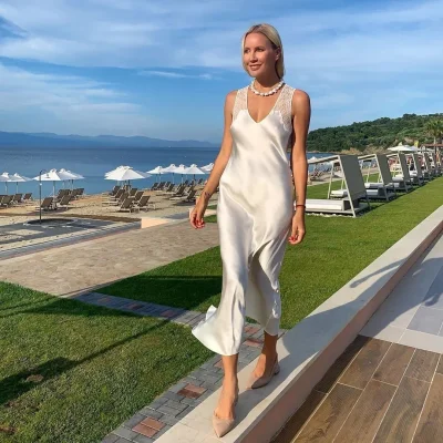 Атласное платье