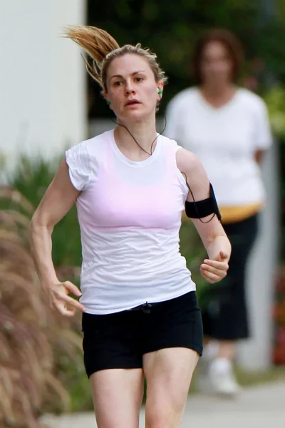 Анна пакуин