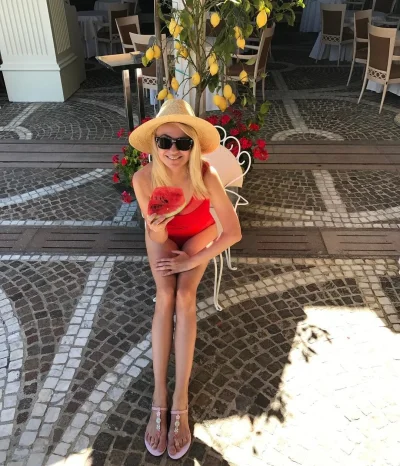 Яна рудковская ноги