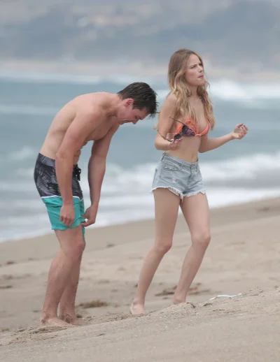 Тейлор джон смит и его девушка