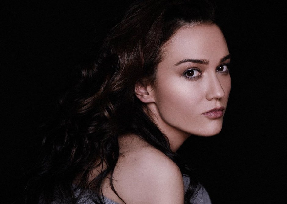 Александра булычёва