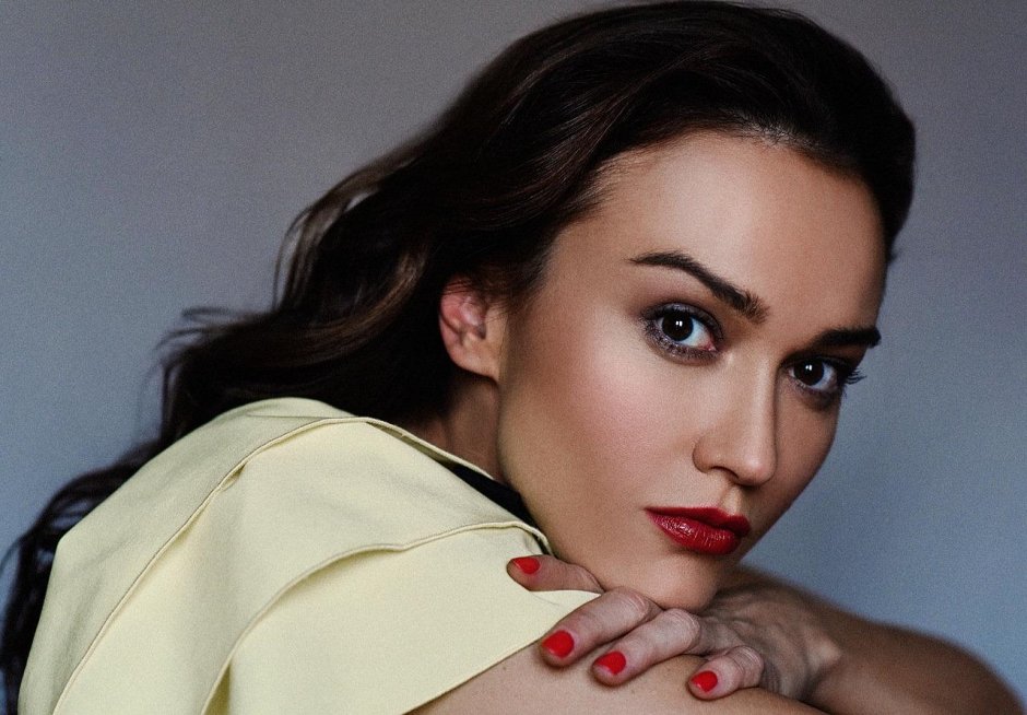 Александра булычёва