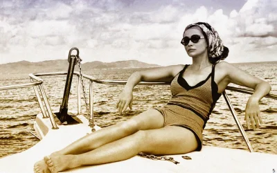 Эммануэль беар в купальнике