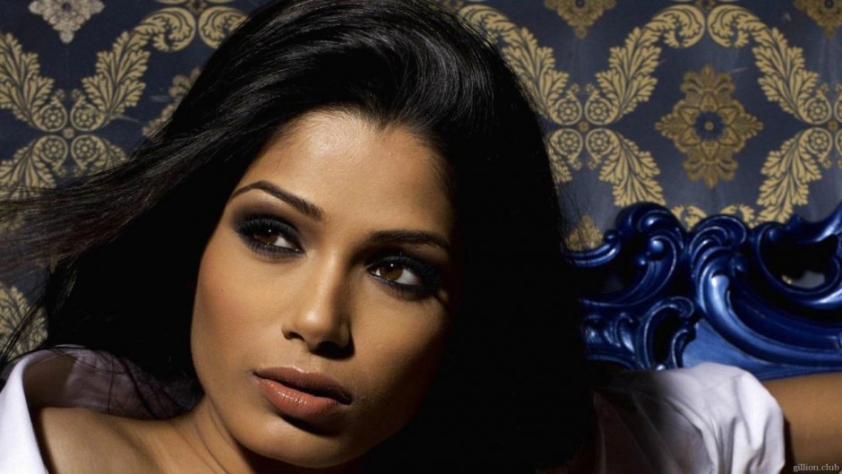 Восточная внешность девушки