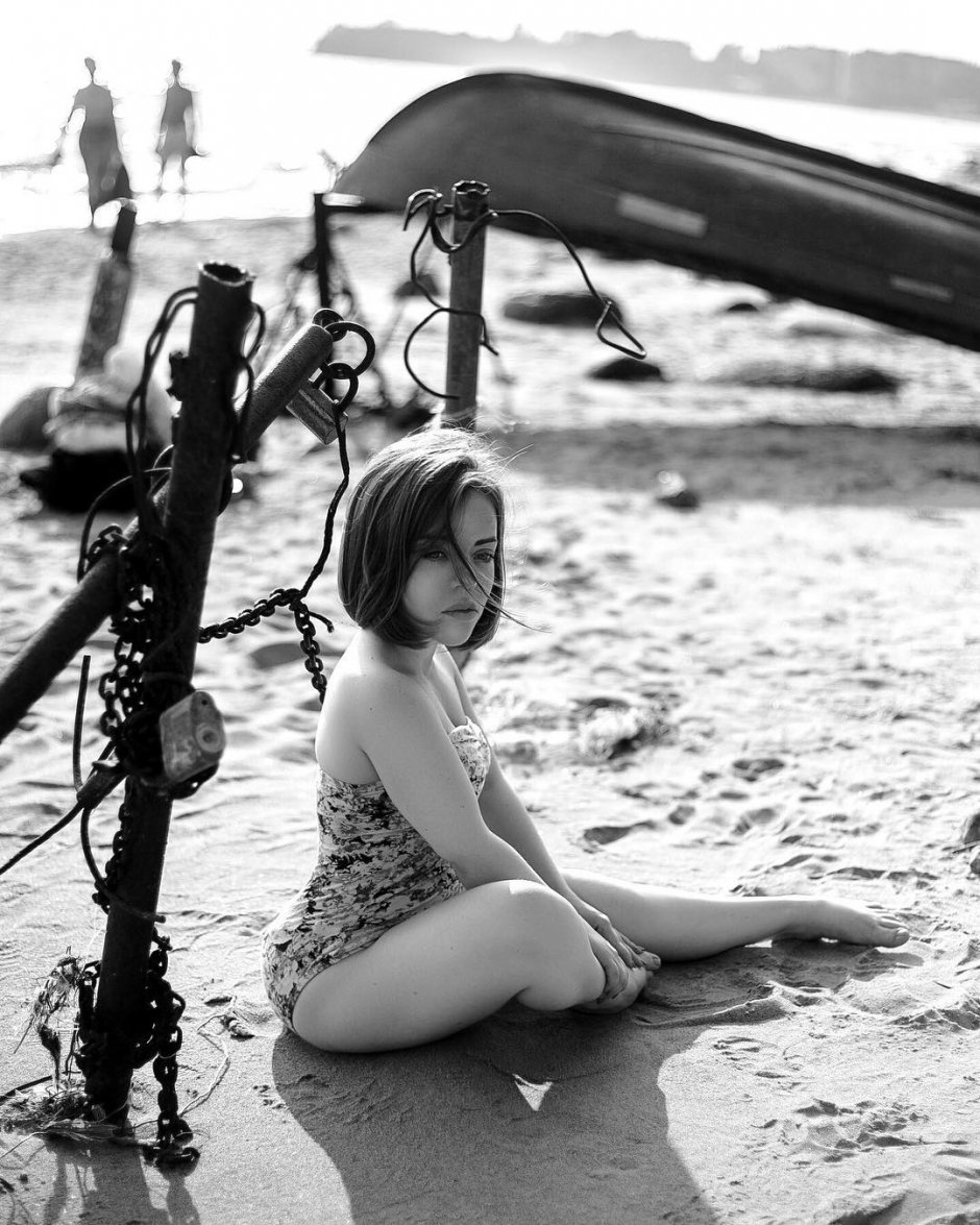 Девочка и море