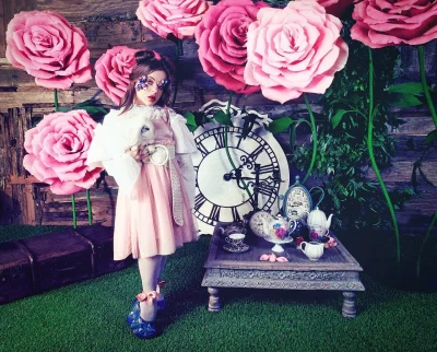 Фотозона алиса в стране чудес