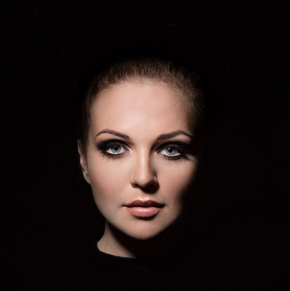 Девятова певица