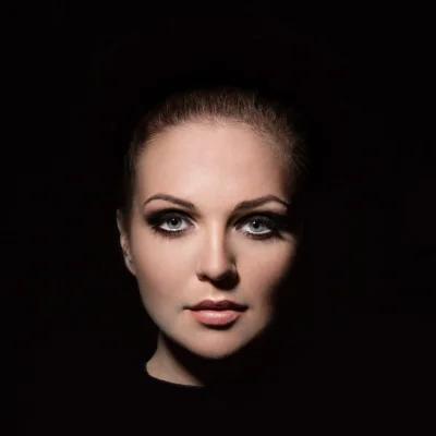 Девятова певица