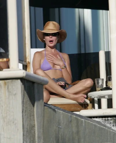 Лара флинн бойл в молодости купальнике