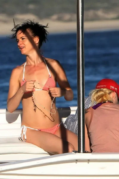 Джульетт льюис в купальнике