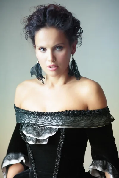 Актриса евгения