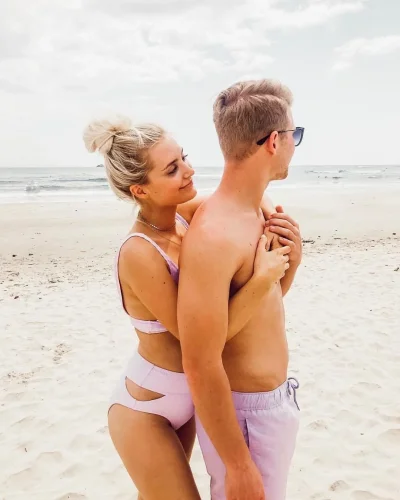 Пара на пляже