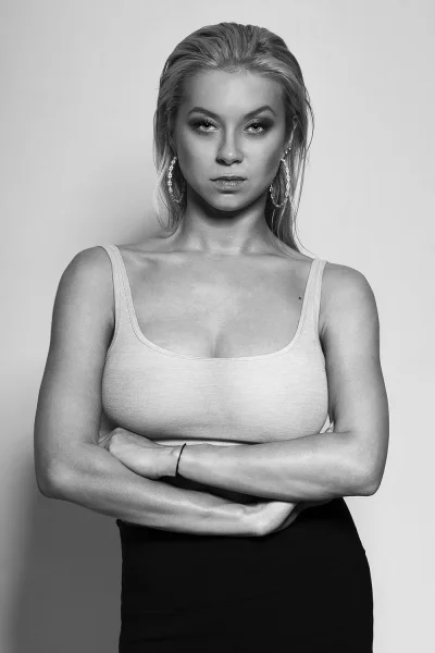 Линдси пелас вывалилась грудь