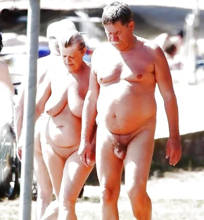 Толстые мужики на пляже